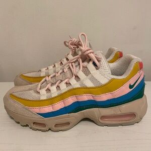 NIKE Air Max 95 colorful 'Rise and Unity' Women's Size 7.5 Shoes